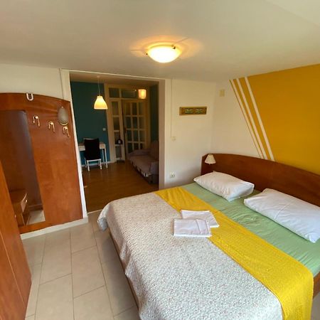 Apartments Chiara Rab Town Exterior photo